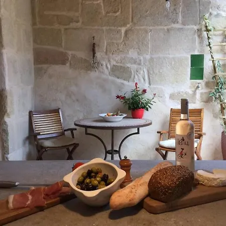 Petit Paradis, 1 Bedroom House Holiday home *